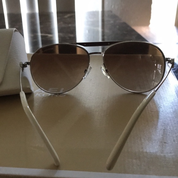 Vintage 90’s Michael Kors aviator sunglasses with original case - Picture 4 of 16